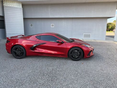 Used 2021 Chevrolet Corvette Stingray Coupe w/ Z51 Performance Package RWD image 3