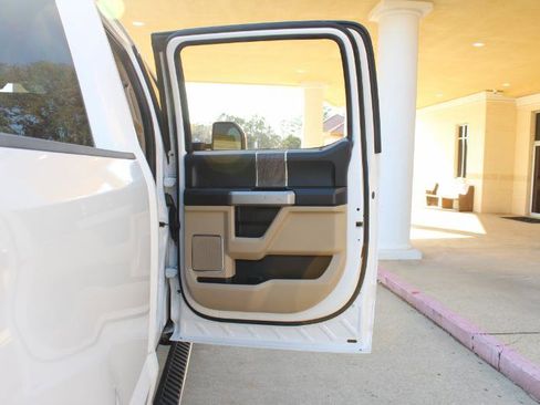 Used 2017 Ford F250 Lariat w/ Lariat Ultimate Package image 30