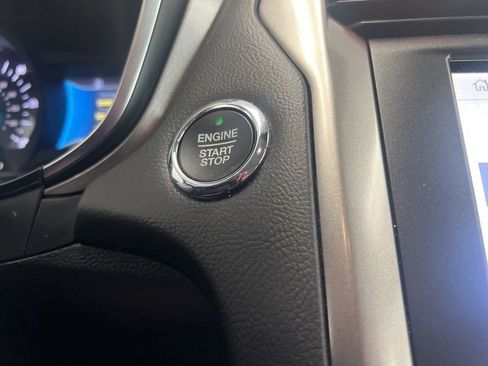 Used 2020 Ford Fusion SE FWD image 27