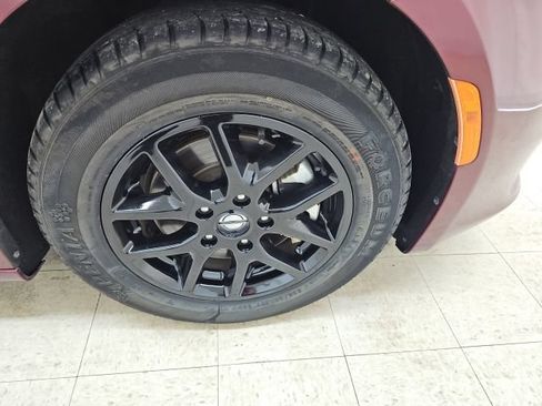 Used 2023 Chrysler Voyager LX FWD image 6