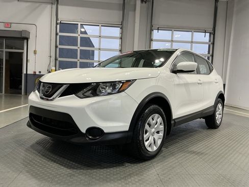 Used 2019 Nissan Rogue Sport S image 2