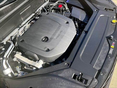 Used 2025 Volvo XC90 B6 Plus image 44