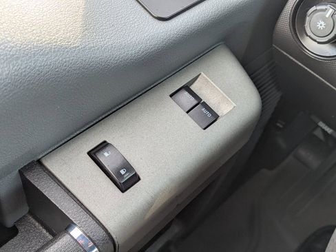 Used 2015 Ford F350 XLT w/ Snow Plow Prep Package image 24