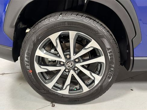 Certified 2025 Toyota Corolla Cross XLE image 22