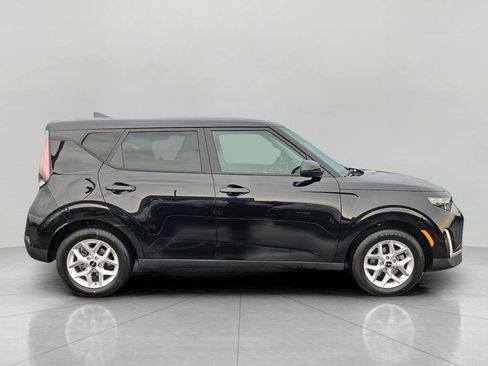 Used 2025 Kia Soul LX w/ LX Technology Package FWD image 9