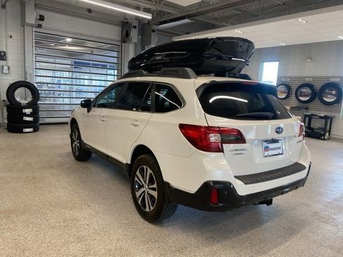 Used 2018 Subaru Outback 2.5i Limited AWD/4WD image 9
