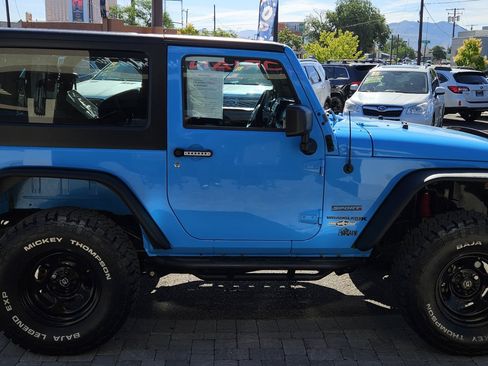 Used 2018 Jeep Wrangler Sport AWD/4WD image 4