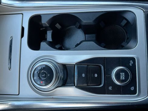 Used 2022 Ford Explorer XLT w/ Equipment Group 202A image 31