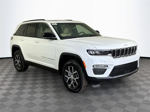 New 2025 Jeep Grand Cherokee Limited image 3