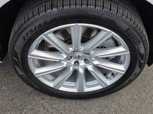 Used 2017 Volvo XC90 T8 Inscription w/ Vision Package AWD/4WD image 9
