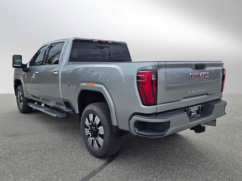 Used 2025 GMC Sierra 3500 Denali w/ Denali Reserve Package AWD/4WD image 5