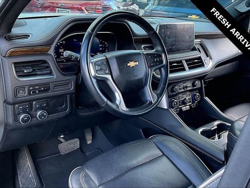 Used 2023 Chevrolet Suburban Premier image 16