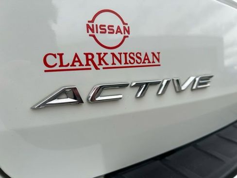 Used 2025 Ford Explorer Active w/ Active Comfort Package image 9