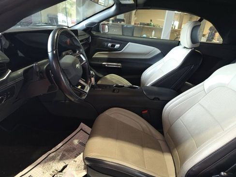 Used 2024 Ford Mustang GT Premium image 5
