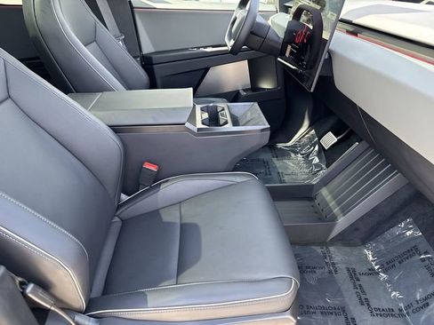 Used 2025 Tesla Cybertruck AWD Crew Cab image 12
