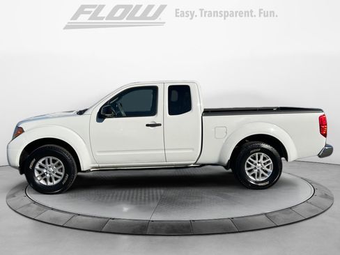 Used 2016 Nissan Frontier SV image 5