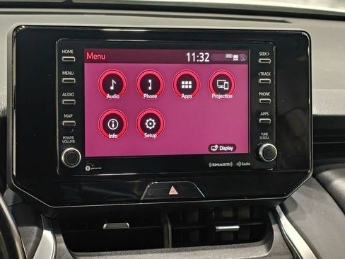 Used 2022 Toyota Venza LE image 6