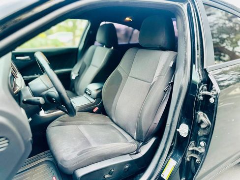 Used 2022 Dodge Charger SXT w/ Blacktop Package RWD image 9