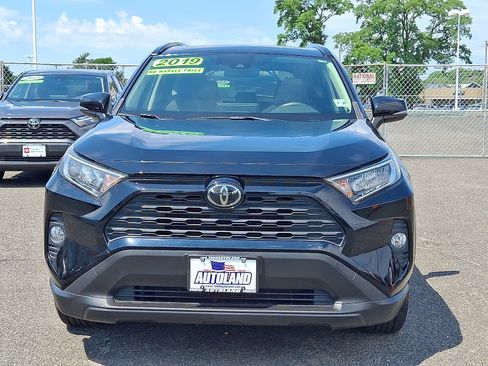 Used 2019 Toyota RAV4 XLE AWD/4WD image 2