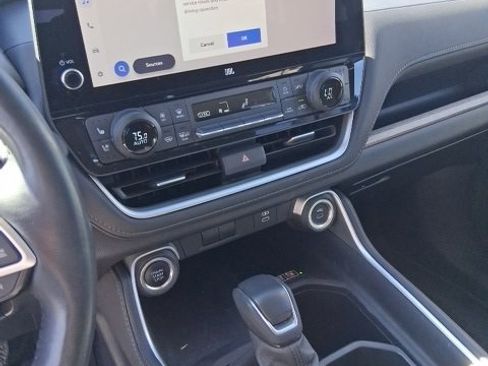 Used 2024 Toyota Grand Highlander Limited image 12