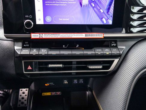 Certified 2026 Toyota Camry Hybrid w/ Convenience Package FWD image 28