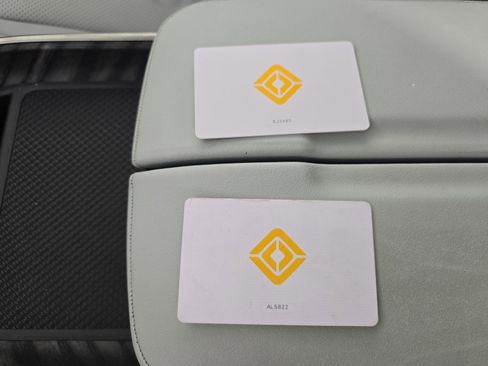 Used 2024 Rivian R1S Adventure image 31