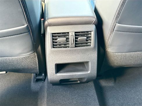 New 2025 Mitsubishi Outlander SE image 27