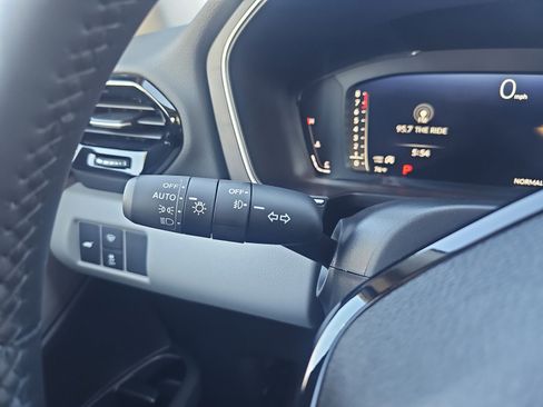 Used 2025 Honda Pilot Elite image 22