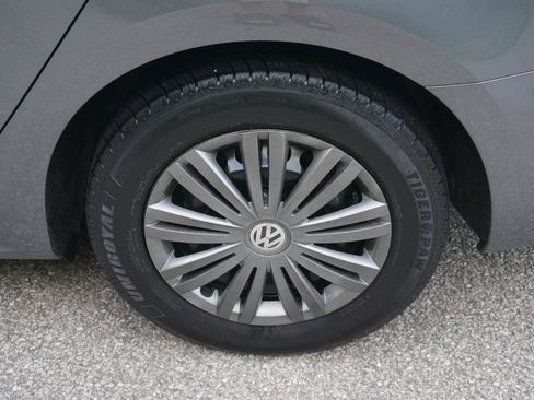 Used 2015 Volkswagen Passat 1.8T S FWD image 10
