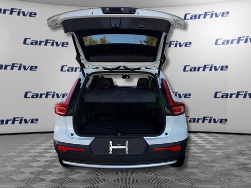 Used 2025 Volvo XC40 B5 Core image 11