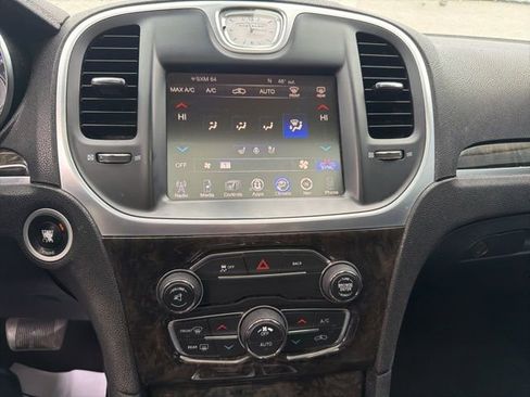 Used 2016 Chrysler 300 C RWD image 26