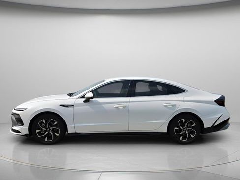 Used 2024 Hyundai Sonata SEL FWD image 3