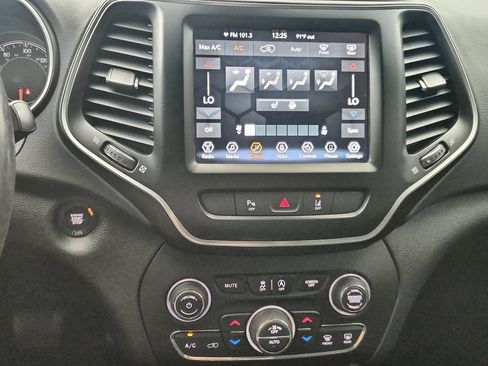 Certified 2021 Jeep Cherokee Latitude Lux w/ Comfort/Convenience Group FWD image 28