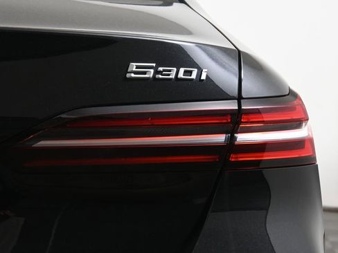 Used 2024 BMW 530i xDrive AWD/4WD image 13