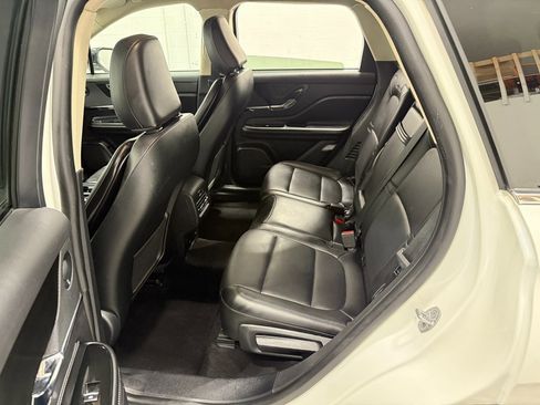 Used 2024 Lincoln Corsair AWD w/ Equipment Group 102A image 41