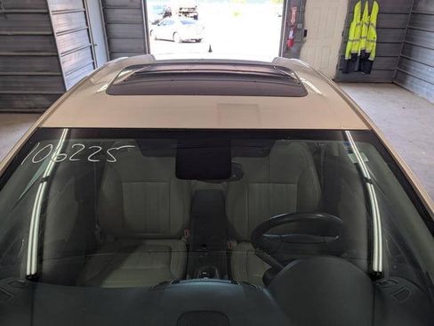Used 2012 Buick Regal Leather FWD image 10