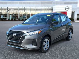 Used 2025 Nissan Kicks Play S video 1