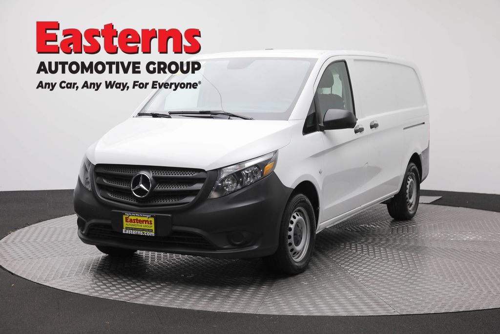 Used 2022 Mercedes-Benz Metris image 1