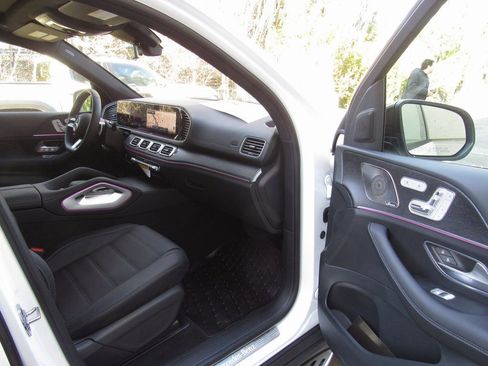 New 2026 Mercedes-Benz GLS 450 4MATIC image 18