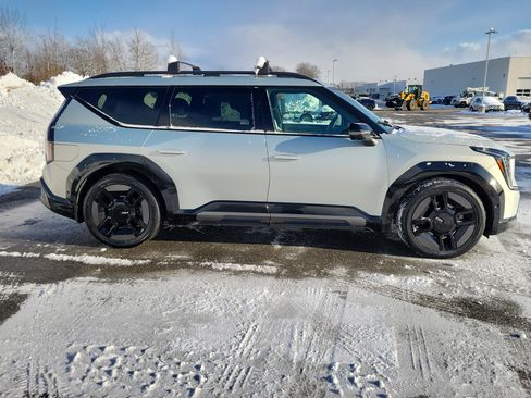 Used 2024 Kia EV9 GT-Line image 4