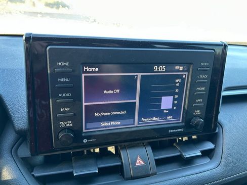 Used 2022 Toyota RAV4 LE image 23