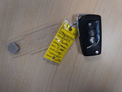 Used 2019 Toyota Camry LE image 31