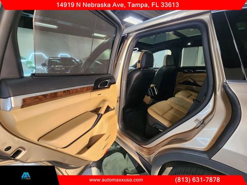 Used 2016 Porsche Cayenne S w/ Premium Package image 31