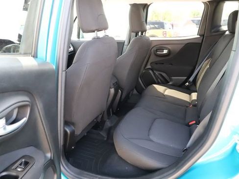 Used 2020 Jeep Renegade Sport w/ Sport Appearance Group AWD/4WD image 16