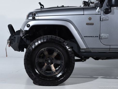 Used 2016 Jeep Wrangler Sahara AWD/4WD image 15