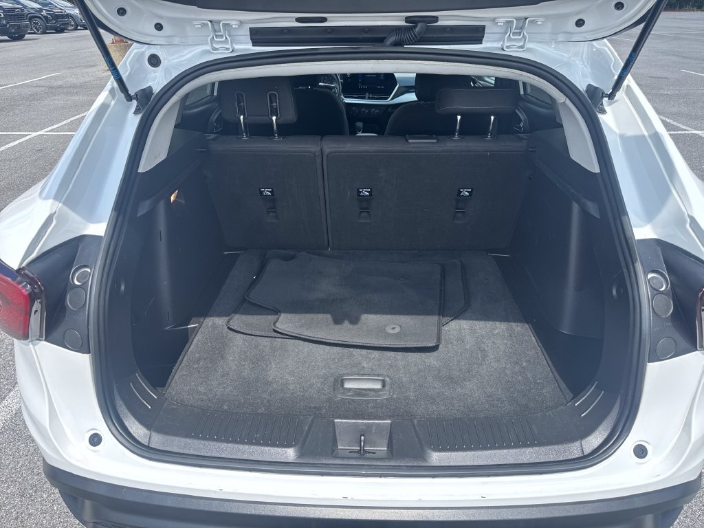 Used 2025 Chevrolet Trax LS FWD image 10