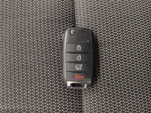 Used 2017 Kia Forte LX FWD image 32