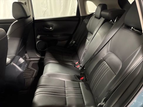 Certified 2024 Honda HR-V EX-L image 4