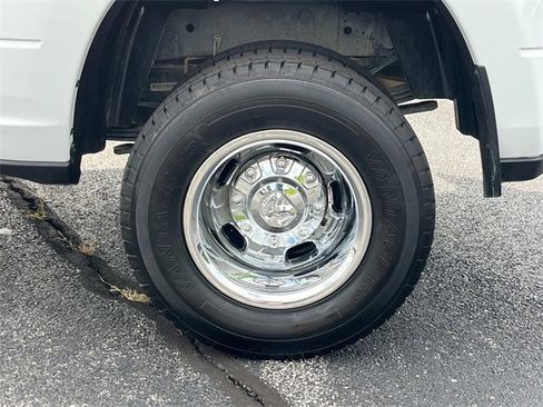 Used 2024 RAM 3500 Big Horn image 13