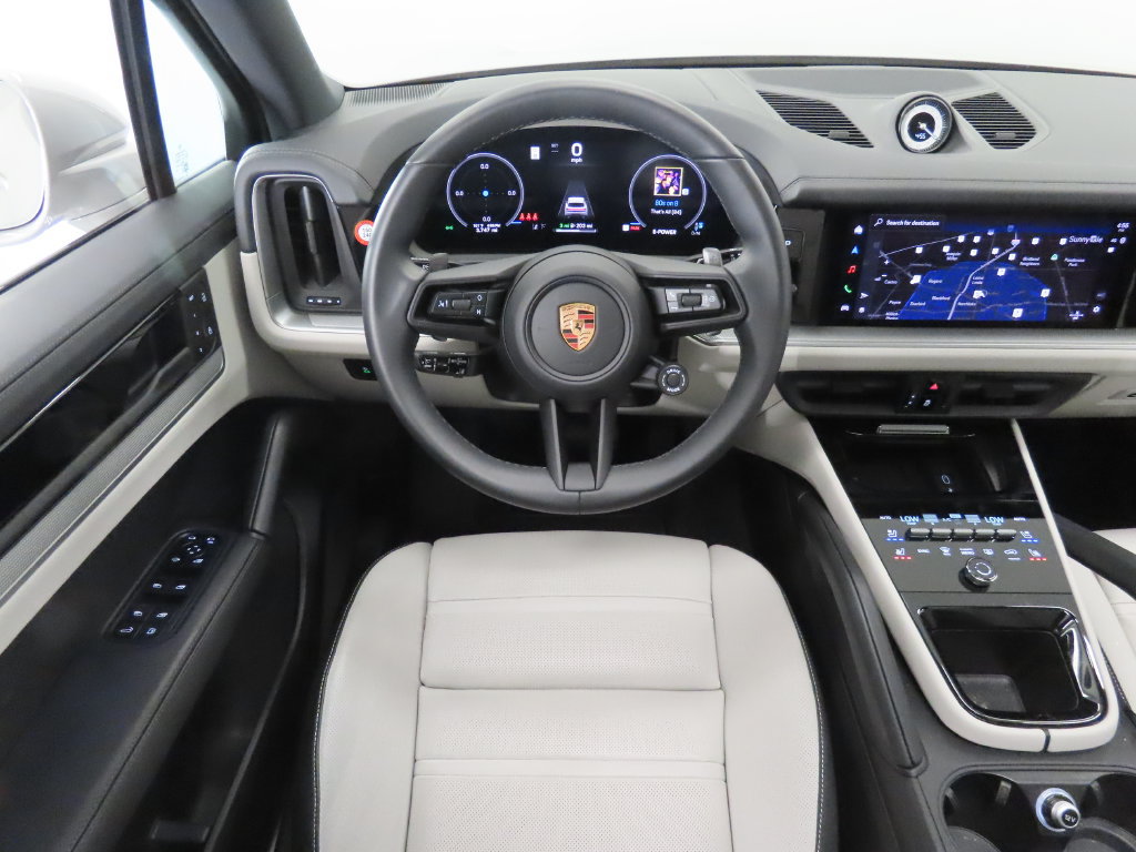 Certified 2026 Porsche Cayenne E-Hybrid AWD/4WD image 16